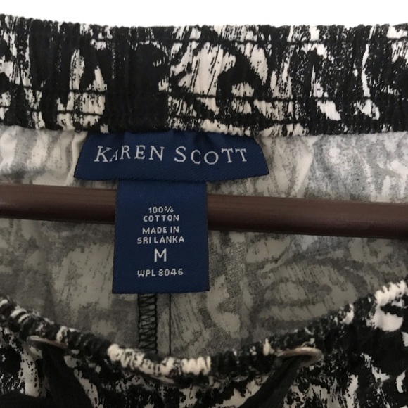 Woman’s Capris - Picture 2 of 3